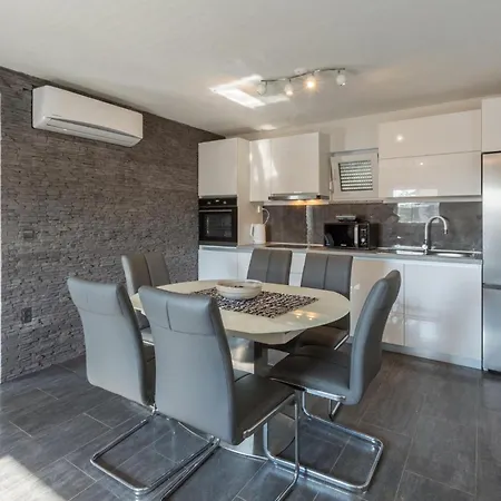 Holiday home Beautiful In With Wifi